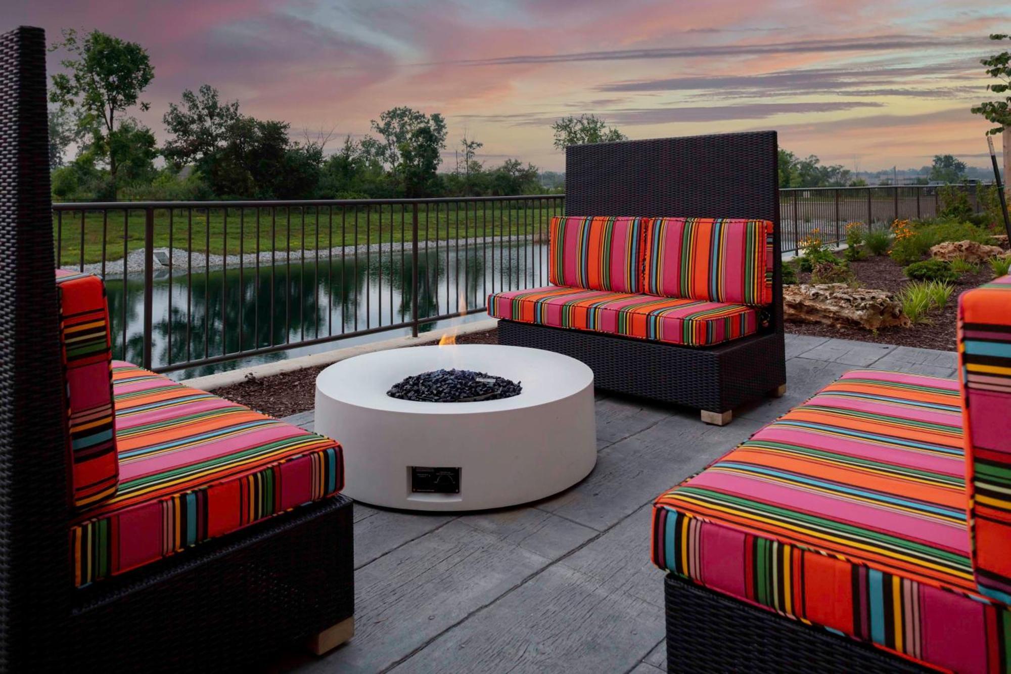 Home2 Suites By Hilton Fort Wayne North Sunnybrook Acres Exterior photo