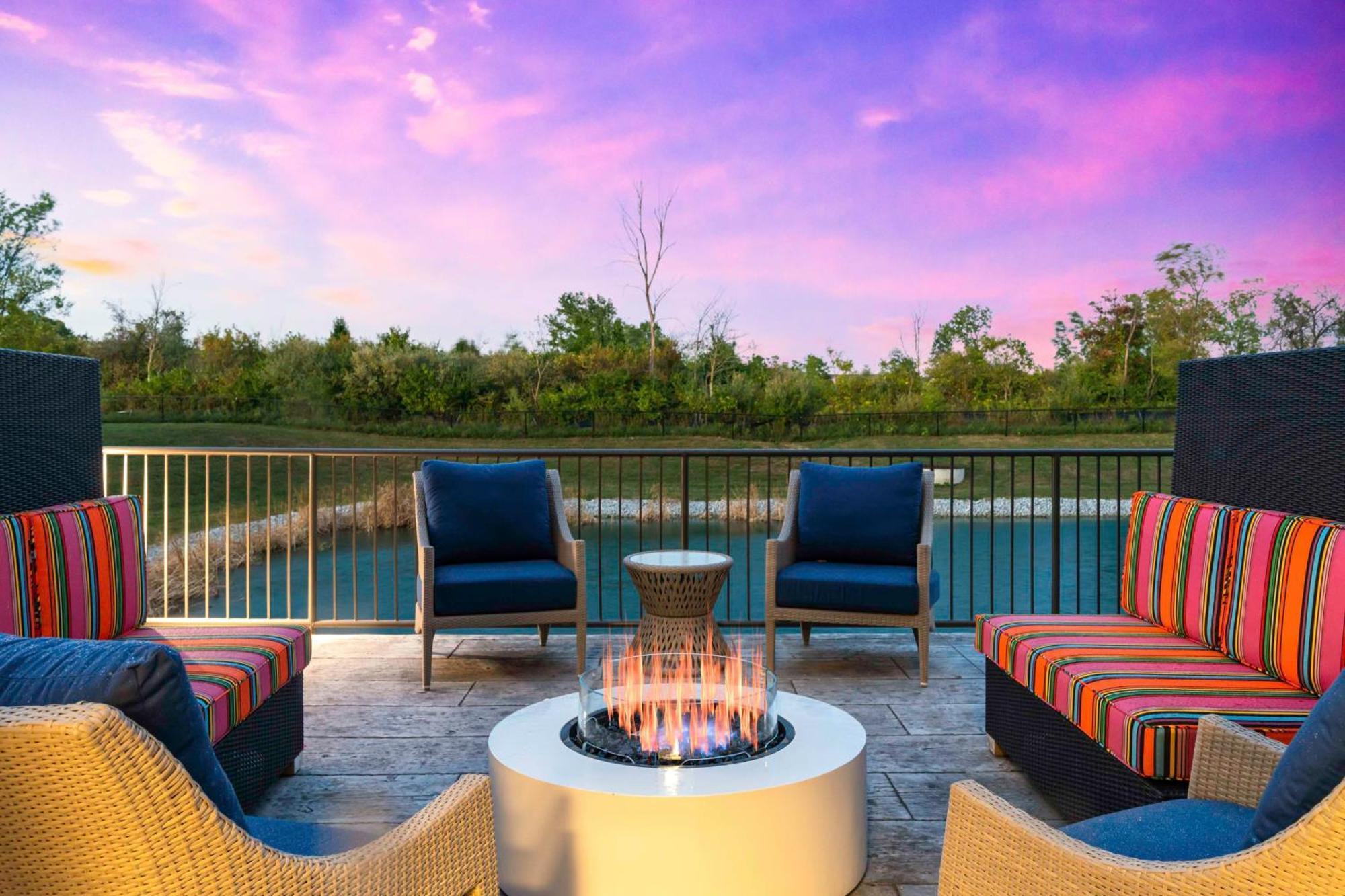 Home2 Suites By Hilton Fort Wayne North Sunnybrook Acres Exterior photo